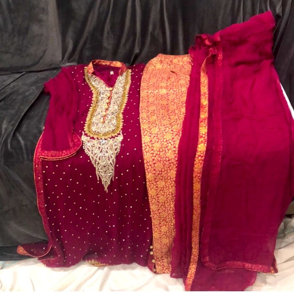 Pakistani suit/dress for Eid - Picture 1 of 3